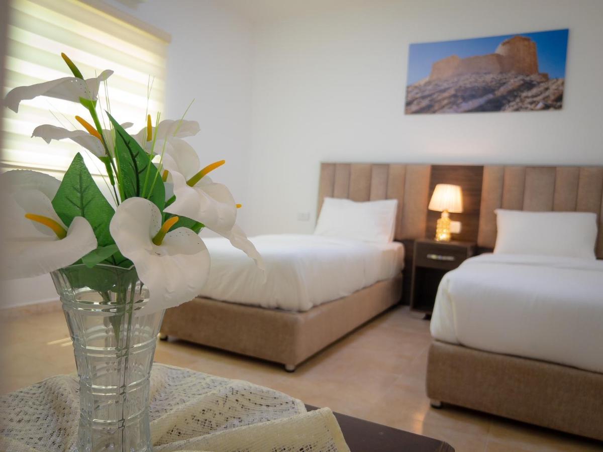Petra Jewel Luxury Hotel Вади Муса Екстериор снимка